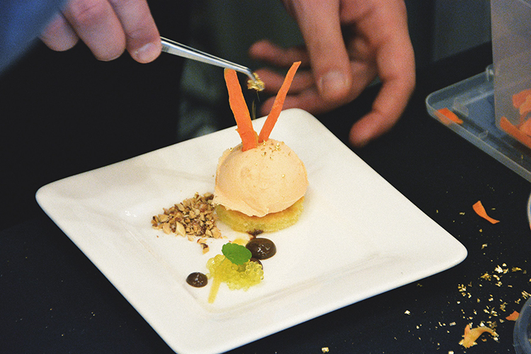 finishing touches to d'oro gelato e caffè dish