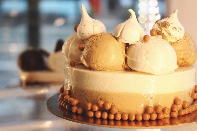 gelato cake with hazelnuts