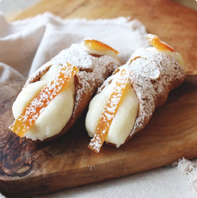 Cannoli (Filled With Ricotta)